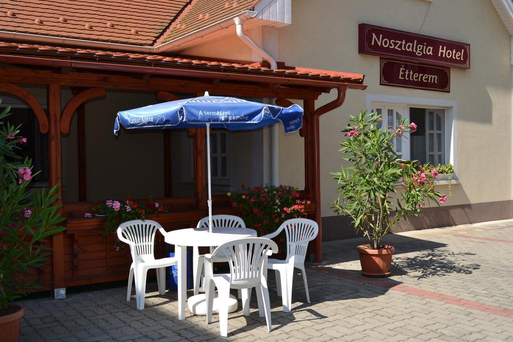 Nosztalgia Hotel Balatonszarszo Esterno foto